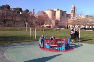 Inaugurato al Campo della Fiera il nuovo gioco accessibile per tutti i bambini